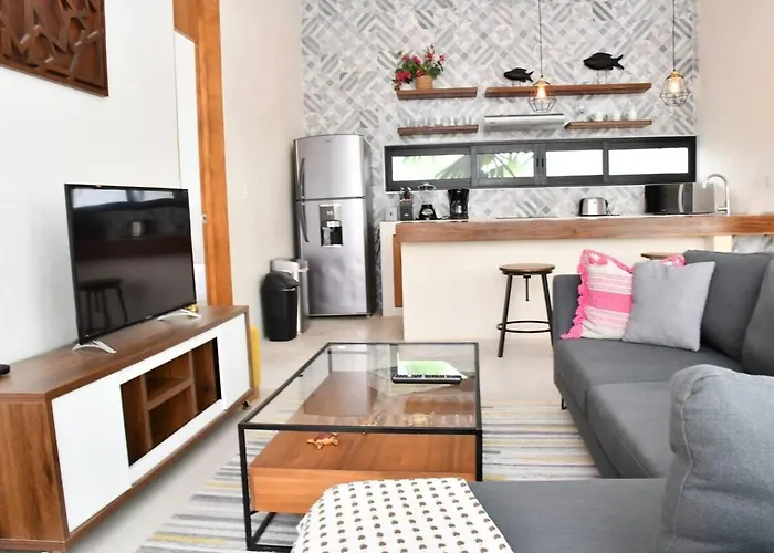 Beauty Designed 4 Queen In W Amenities