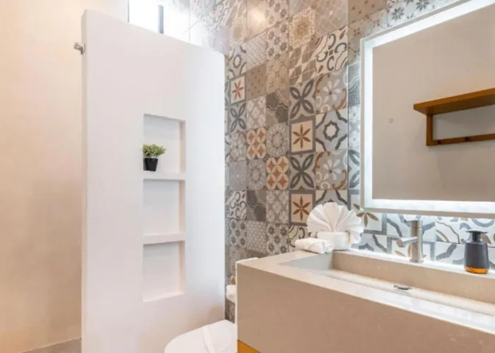 Beauty Designed 4 Queen In W Amenities